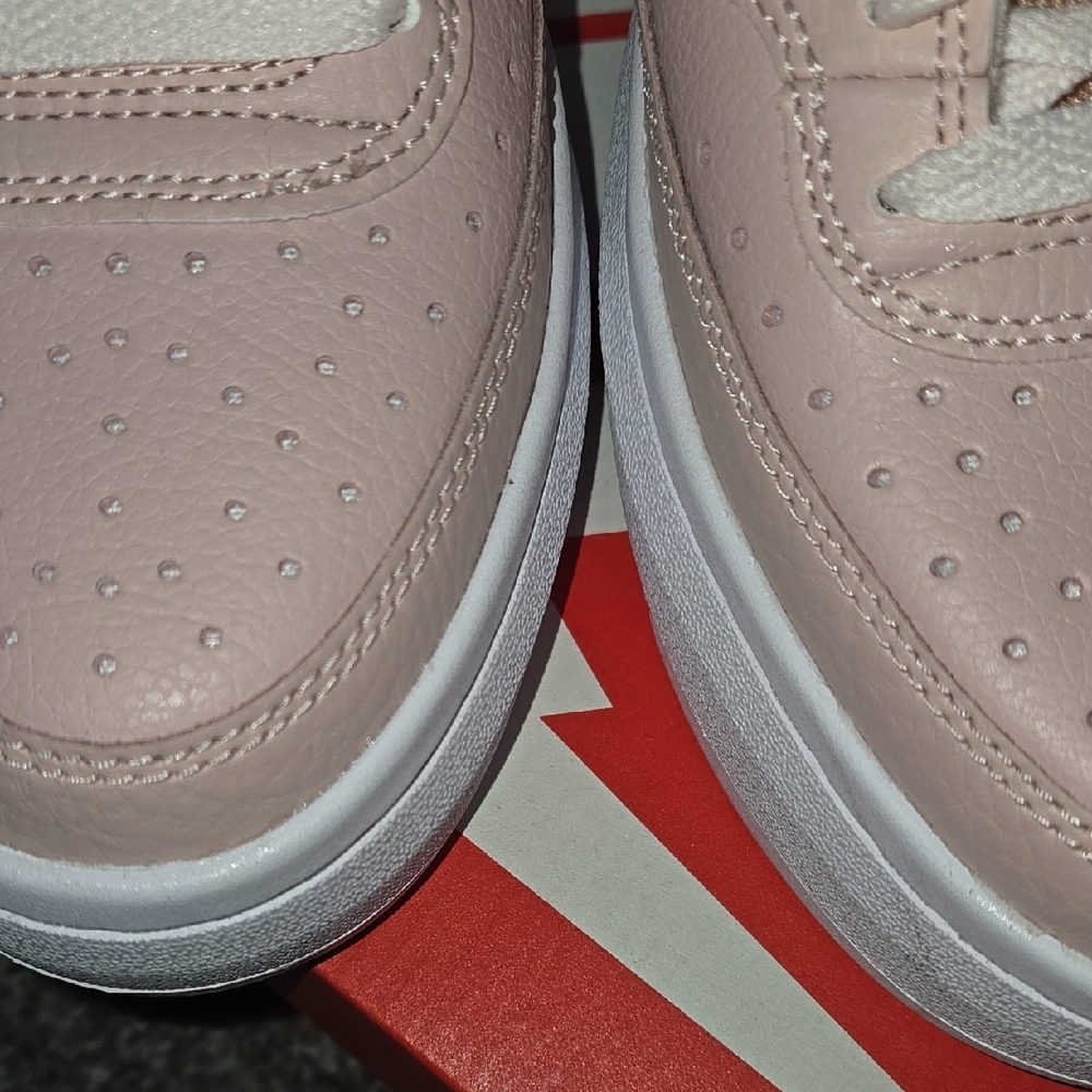 Nike Women's Cream Sneakers - Picture 7 of 10